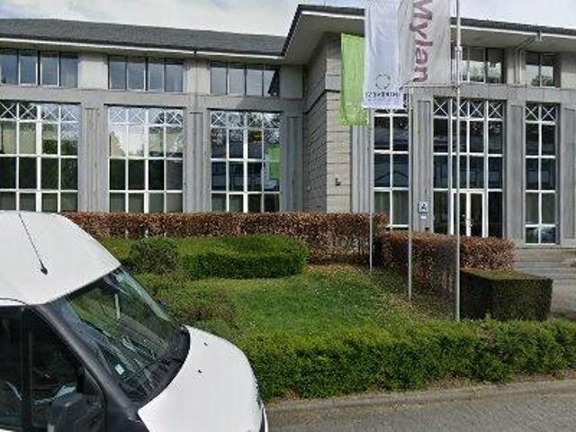 128 m2 office space for rent in Hoeilaart