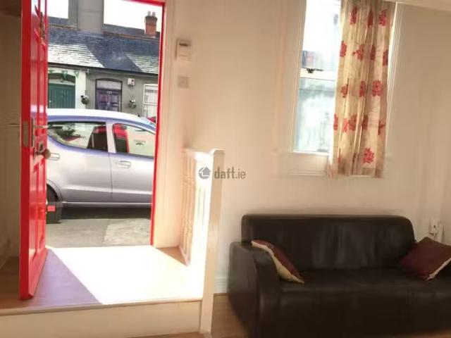128 Rialto Cottages, Rialto, Dublin 8 is for rent