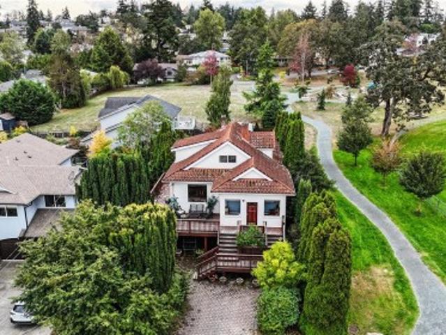 1295 Santa Rosa Ave, Saanich, BC, V8Z 2V5 house for sale | Listing ID 1041 | Royal LePage