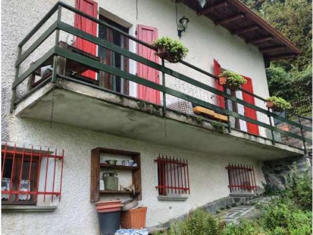 129/2025 U VA Casa indipendente a Laveno Mombello