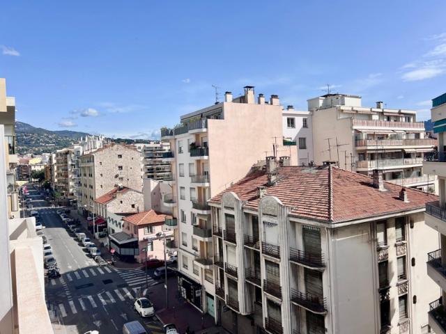 129 000 EUR OPPORTUNITÉ RARE À NICE QUARTIER LIBÉRATION