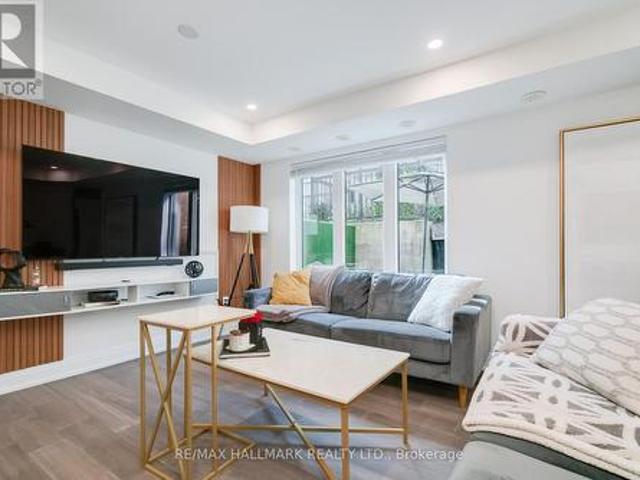 129 11 Foundry Avenue, Toronto, ON, M6H 0B7 townhouse for sale | Listing ID W12260 | Royal LePage