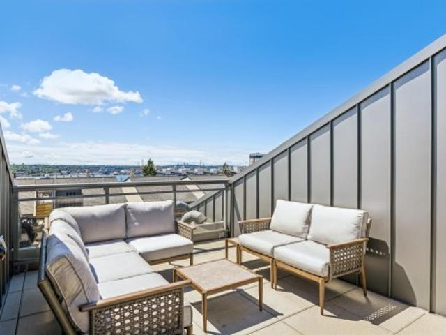 129 6 Rd Street E, North Vancouver, BC, V7L 1G6 townhouse for sale | Listing ID R3135 | Royal LePage