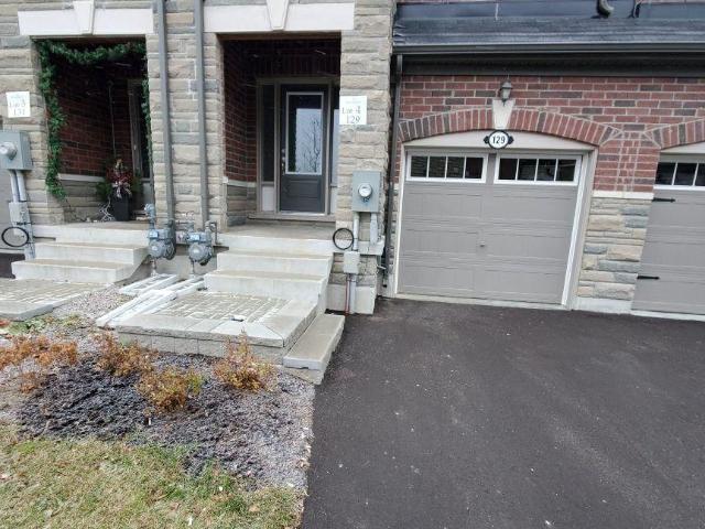 129 Gordon Cir, Newmarket, ON | Condos. Ca