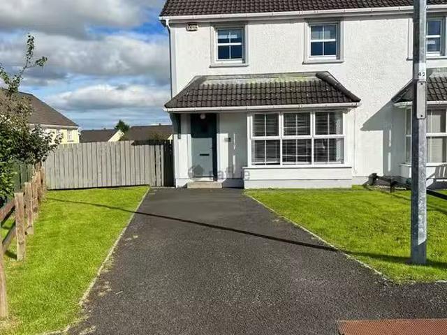 129 Foxhills, Letterkenny, Letterkenny, Co. Donegal is for rent