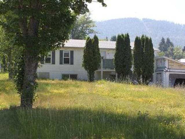 129 Oak Street, Fauquier, BC, V0G 1K0 house for sale | Listing ID 10395 | Royal LePage