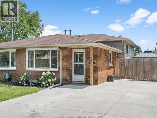 129 Lansdowne Avenue, Kingsville, ON, N9Y 1S4 house for sale | Listing ID 26016 | Royal LePage
