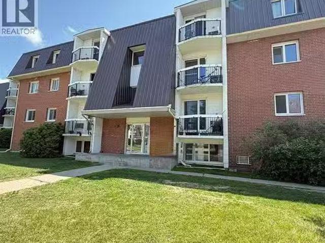 12 47 Centennial Street, Regina, SK, S4S 6P8 condo for sale.