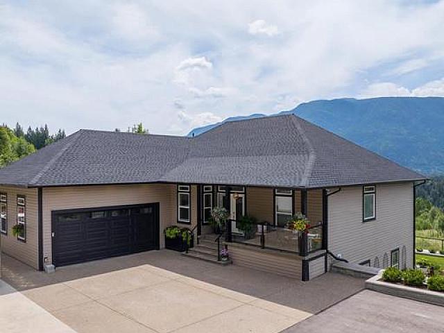 12&13 2481 Squilax Anglemont Road, Lee Creek, V0e 1m4