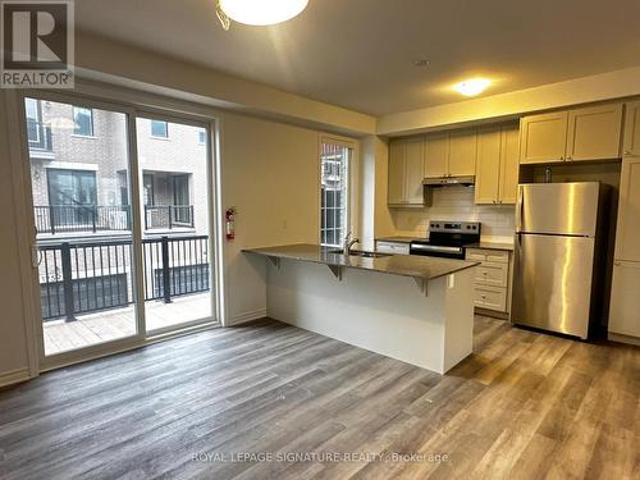 12 1259 Lily Crescent, Milton, ON, L9E 2C1 townhouse for lease | Listing ID W12965 | Royal LePage