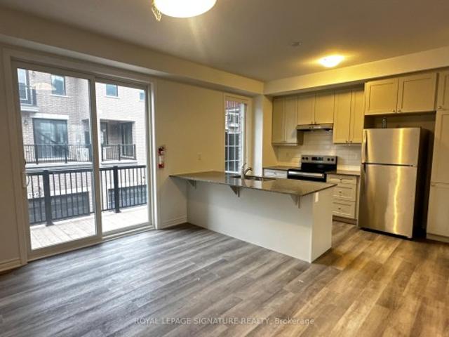 12 1259 Lily Crescent, Milton, ON, L9E 2C1 townhouse for lease | Listing ID W12965 | Royal LePage