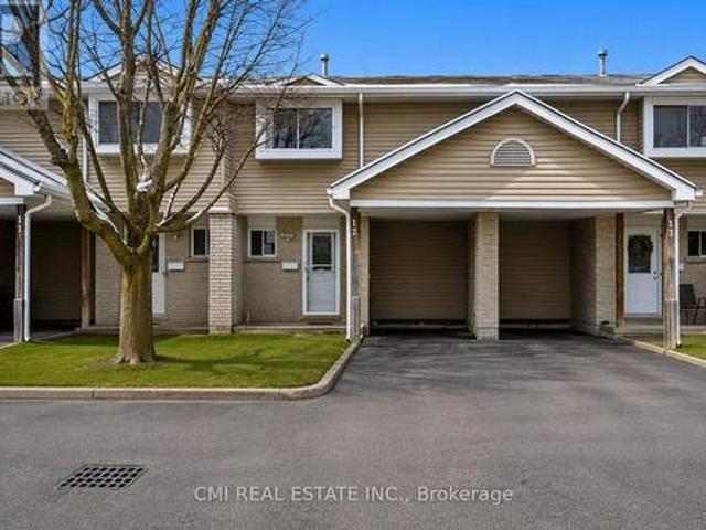 12 125 Sekura Crescent, Cambridge, ON, N1R 8B4 townhouse for sale | Listing ID X13611 | Royal LePage