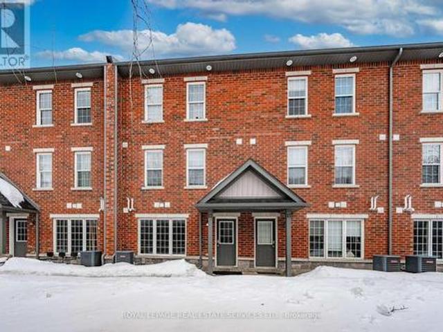 12 244 Penetanguishene Road, Barrie, ON, L4M 7C2 townhouse for sale | Listing ID S12020 | Royal LePage