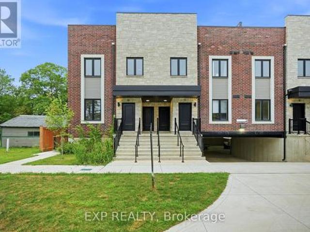 12 2 Slessor Boulevard, Grimsby, ON, L3M 5J4 townhouse for sale | Listing ID X13712 | Royal LePage