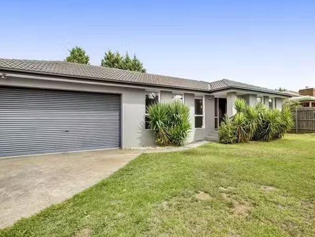 12 Taupo Crescent, Rowville, VIC 3178