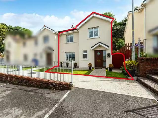 12 The Grove, New Ross, Co. Wexford, Y34XW27 is for sale