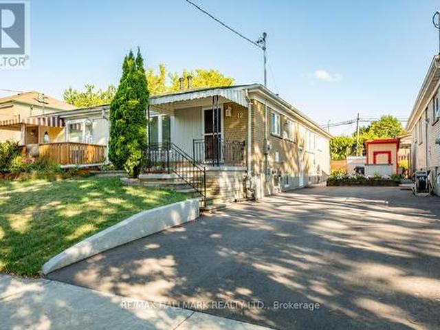 12 Trinnell Boulevard, Toronto, ON, M1L 1S7 house for sale | Listing ID E13052 | Royal LePage