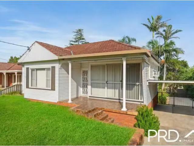 12 Valmay Avenue, PICNIC POINT House for rent Listed by Maddi.