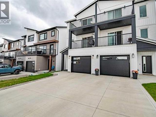 12 Vincent Gate, Sylvan Lake, AB, T4S 0V7 house for sale | Listing ID A2319 | Royal LePage