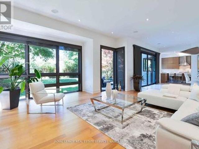 12 York Road, Toronto, ON, M2L 1H5 house for lease | Listing ID C13699 | Royal LePage