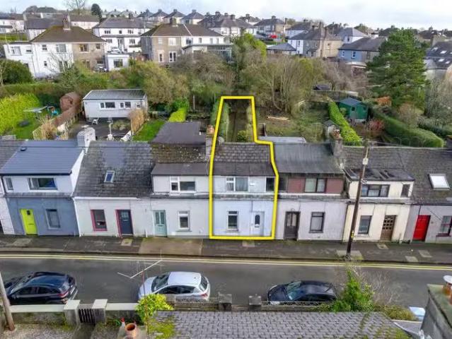 12 Ashburton Row, Gardiners Hill, Montenotte, Co. Cork, T23A6D.