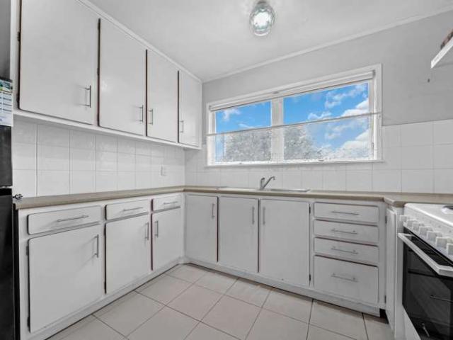 1/2 Arthur Road, Hill Park, Manukau City