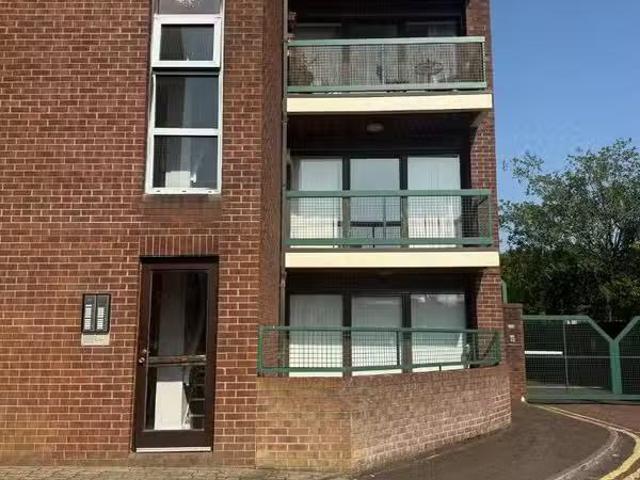 12 Balmoral Court