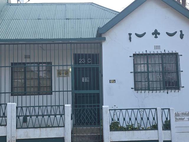 12 Bedroom House For Sale in Troyeville