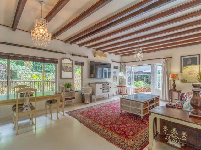 12 Bedroom House in Assagay