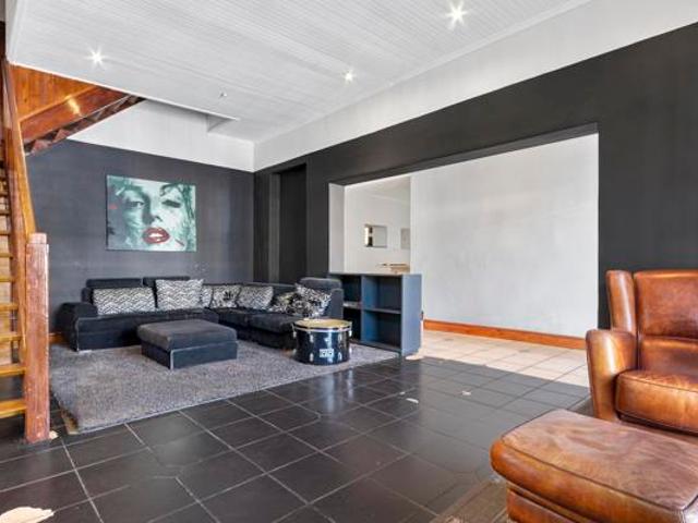 12 Bedroom House in Bo Kaap