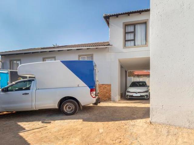 12 Bedroom House in Cosmo City