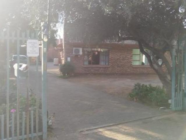 12 Bedroom House in Pellissier