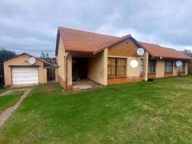12 Bedroom House in Tasbet Park Ext 1