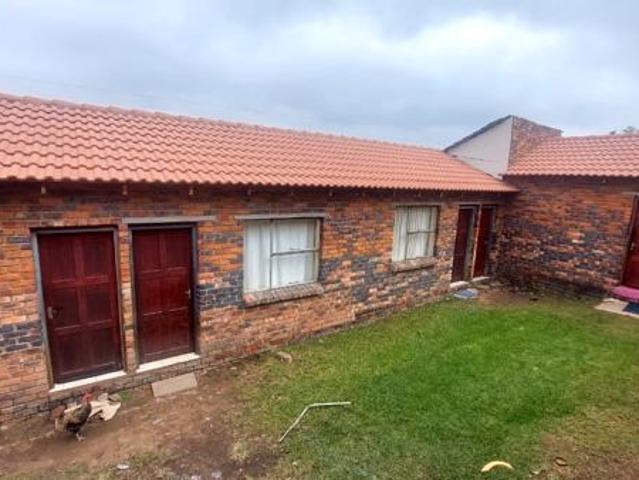 12 Bedroom House in Tasbet Park Ext 1