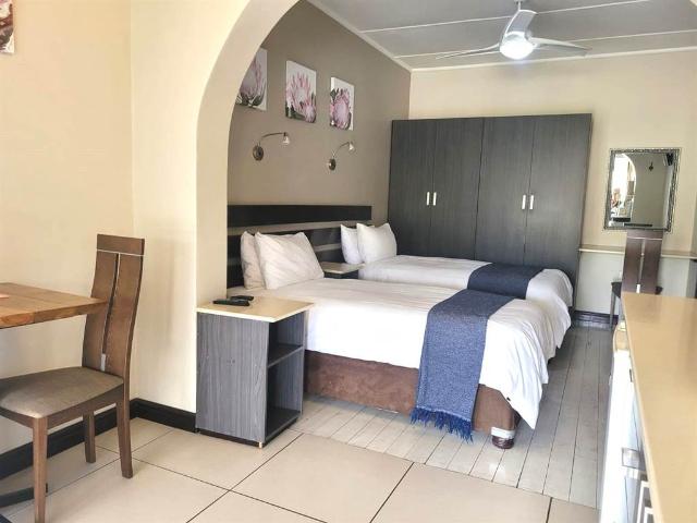 12 Bedroom House in Woodleigh