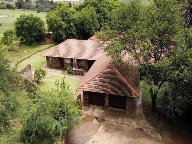 12 Bedroom House To Let in Hoeveld Park