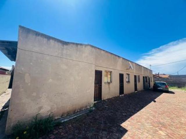 12 bedroom investment property on th.