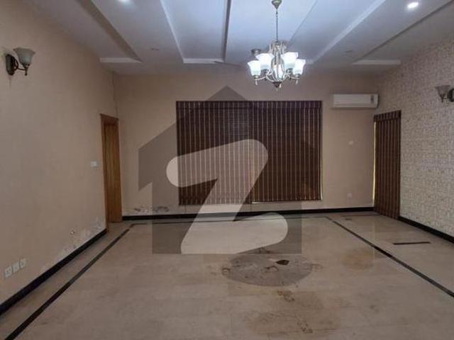 12 Bedrooms House Is For Rent In F 7