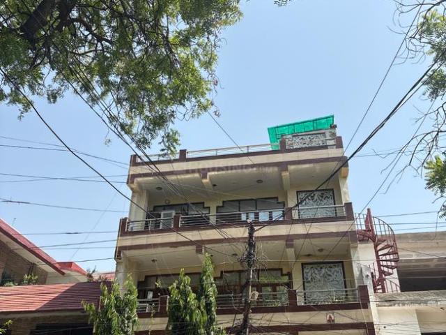 12 BHK Independent House in Sector 12 for resale Noida. The reference number is 20067624