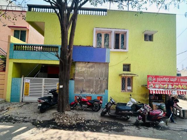 12 BHK Independent House in Vijayanagar for resale Bengaluru. The reference number is 19519018