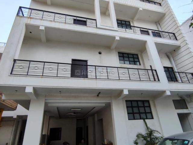12 BHK Villa in Chetganj for rent Varanasi. The reference number is 20635199