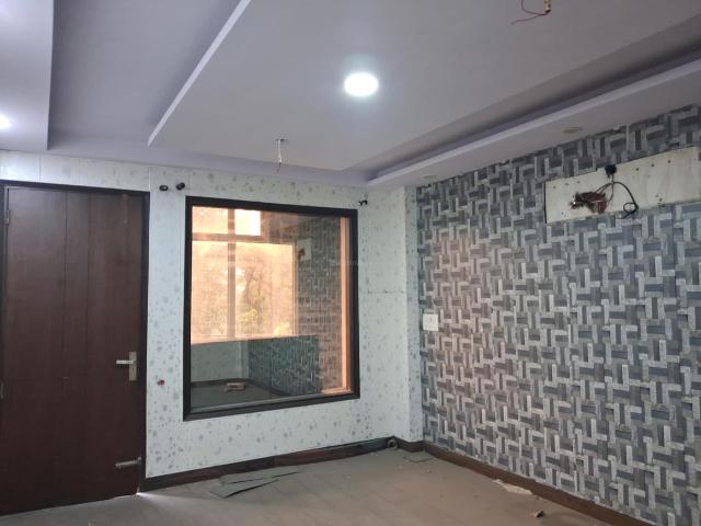 10 BHK Villa in Paschim Vihar for resale New Delhi. The reference number is 20561157