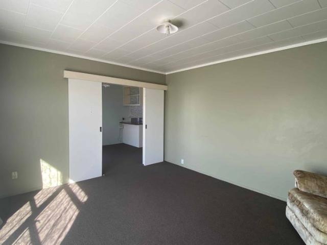 12 Breckons Ave