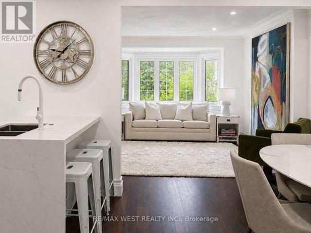 12 Brentwood Road S, Toronto, ON, M8Z 3N2 house for sale | Listing ID W13593 | Royal LePage