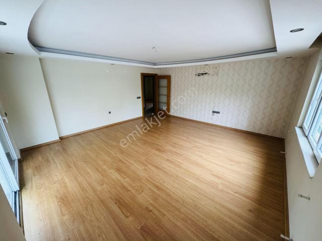 12.cadde 'de Yüzme Havuzlu, Güvenlikli, Ferah 3+1 Daire