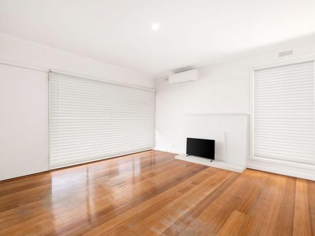 3 Bedroom home WITH separate Bungalow!