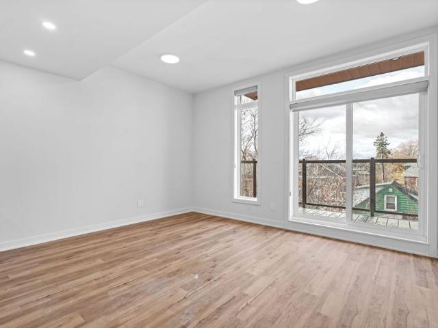 12 Chapleau Ave Ottawa, ON K1M 1E3, Canada