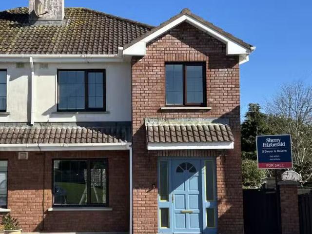 12 Comeragh Cresent, Farranlahassery, Cahir, Co Tipperary, E21.