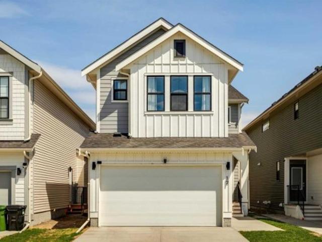 12 Copperhead Garden Se, Calgary, AB, T2Z 5H1 house for sale | Listing ID A2309 | Royal LePage
