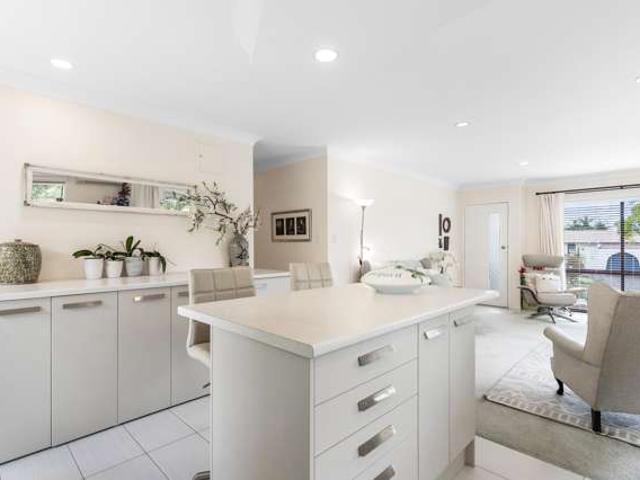 1/2 Clyside Avenue, Half Moon Bay, Manukau City